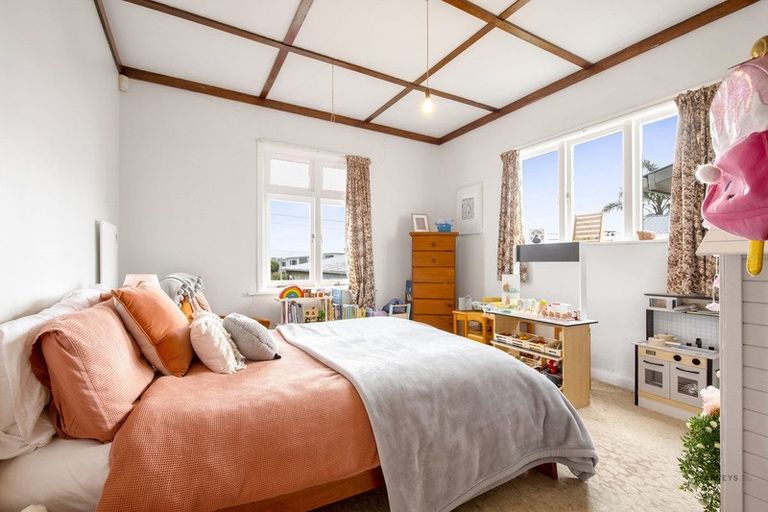 Photo of property in 1/22 Islington Avenue, New Lynn, Auckland, 0600