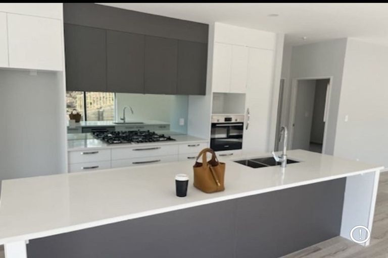 Photo of property in 3 Grover Street, Orewa, 0931