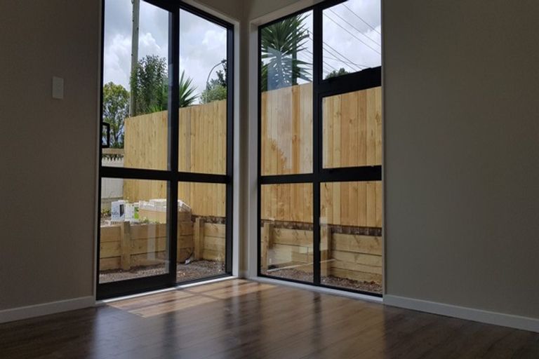 Photo of property in 71 Kenderdine Road, Papatoetoe, Auckland, 2025