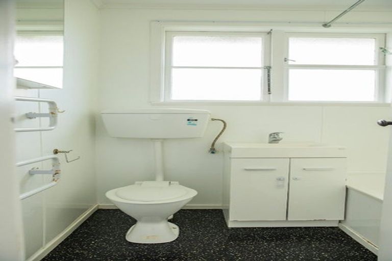 Photo of property in 87-89 Beresford Street, Bayswater, Auckland, 0622