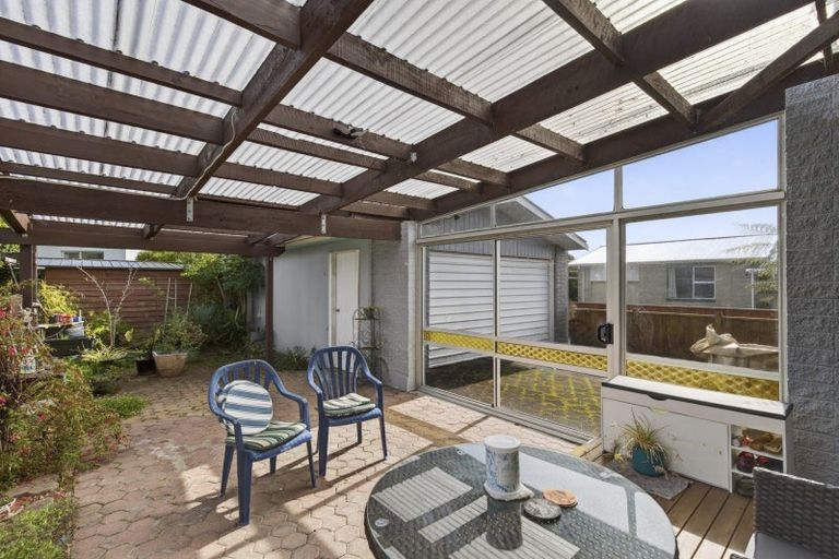 Photo of property in 20 Nikau Street, Inglewood, 4330