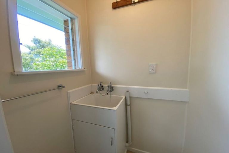 Photo of property in 1/15 Munstead Place, Hillcrest, Auckland, 0627