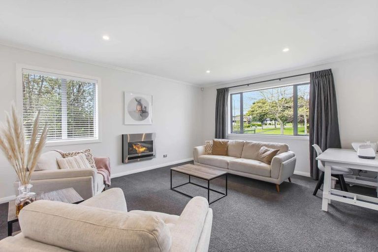 Photo of property in 19 Toscana Drive, Karaka, Papakura, 2113
