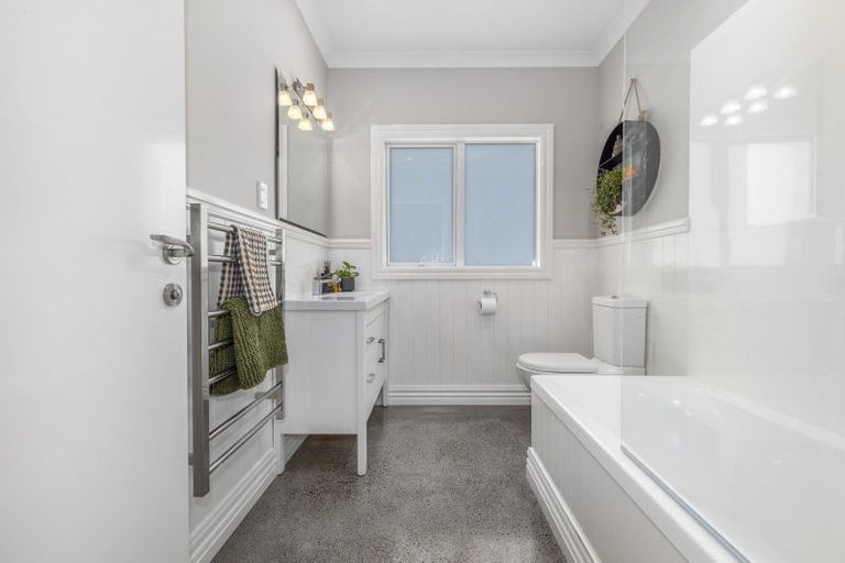Photo of property in 1068 Queen Street East, Levin, 5510