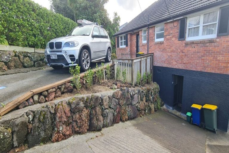 Photo of property in 44 Exmouth Road, Northcote, Auckland, 0627