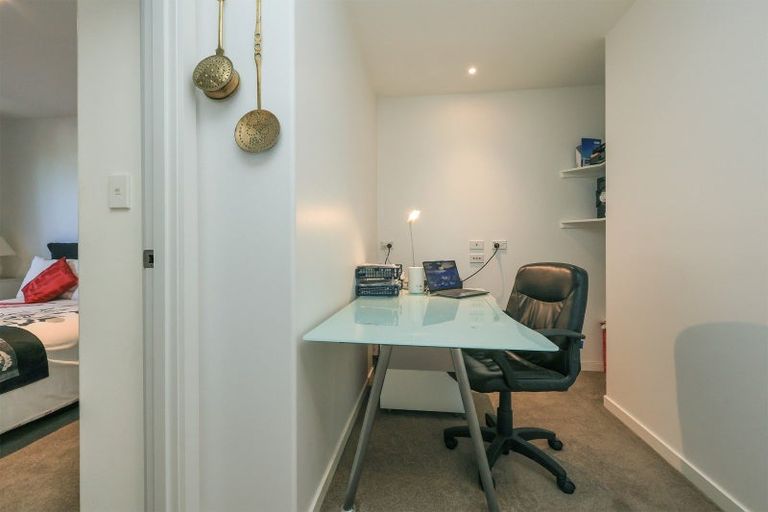 Photo of property in 14 Raven Grove, Havelock North, 4130