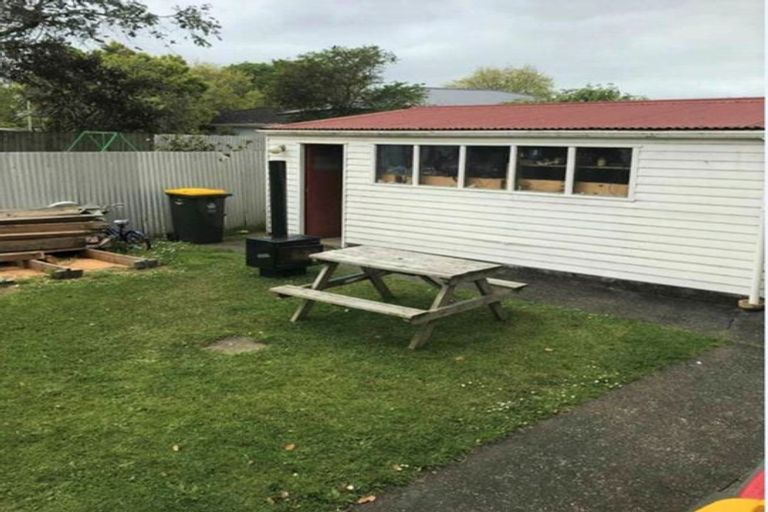 Photo of property in 18 Carbery Place, Manurewa, Auckland, 2102