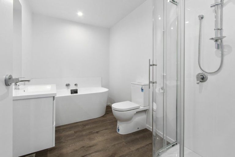 Photo of property in 4 Selkirk Lane, Hamilton Lake, Hamilton, 3204