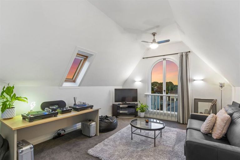 Photo of property in 2/36 Edgeware Road, St Albans, Christchurch, 8014