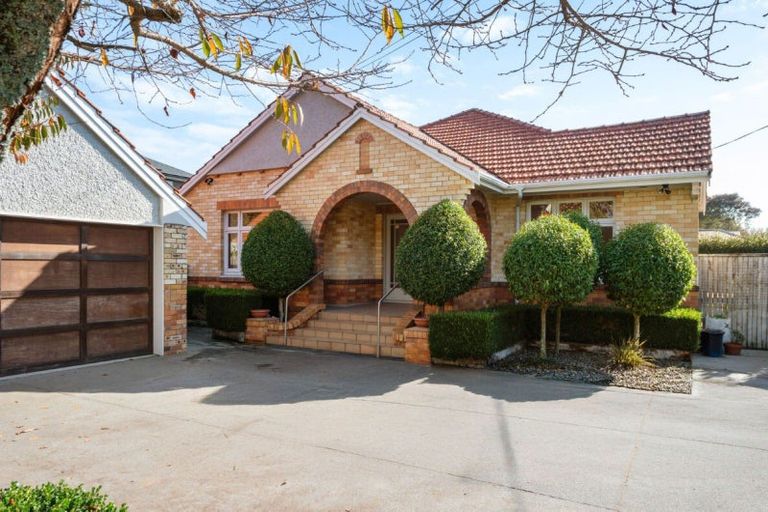 Photo of property in 15 Fairfield Road, Fairfield, Hamilton, 3214