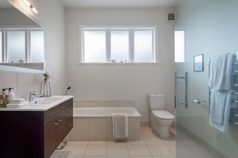 Photo of property in 4a Morrison Avenue, Narrow Neck, Auckland, 0624