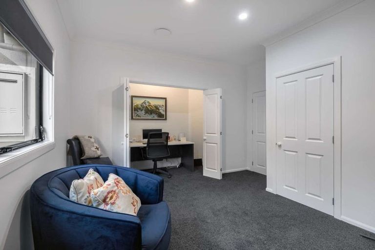 Photo of property in 1 Shakespeare Road, Bastia Hill, Whanganui, 4500