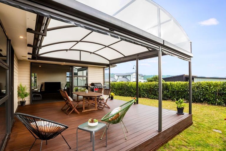 Photo of property in 5 Waitaria Terrace, Aotea, Porirua, 5024