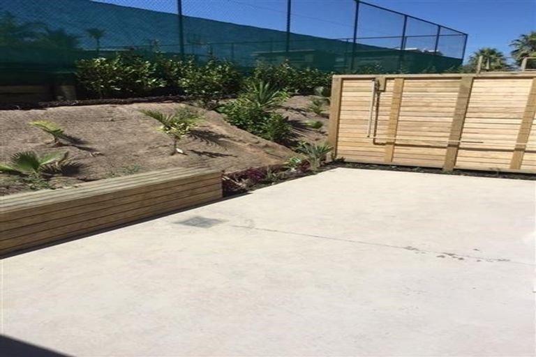 Photo of property in 8 Karauria Lane, Orewa, 0931