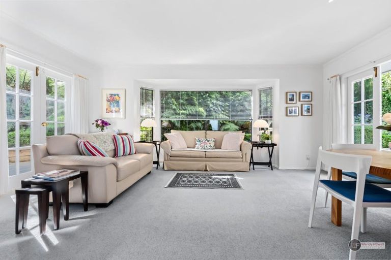 Photo of property in 94 Viewmont Drive, Harbour View, Lower Hutt, 5010