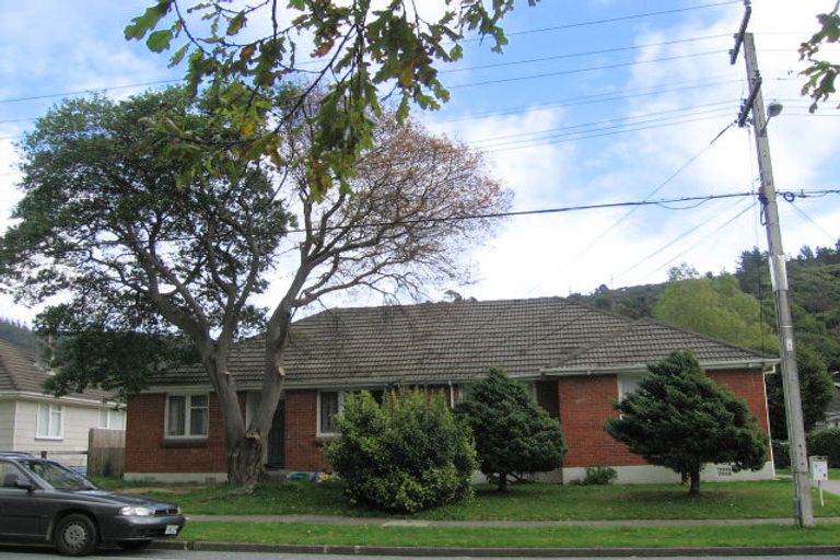 Photo of property in 320 George Street, Stokes Valley, Lower Hutt, 5019