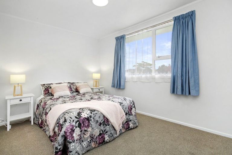 Photo of property in 2/12 Tacoma Drive, Totara Park, Upper Hutt, 5018