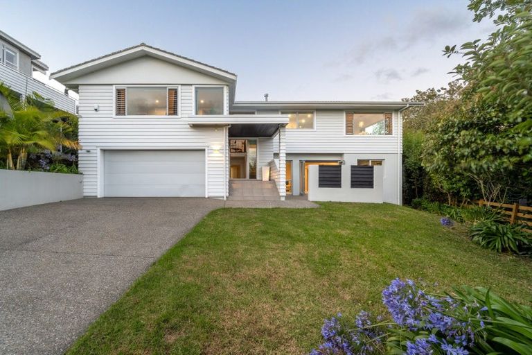 Photo of property in 8 Page Point, Mellons Bay, Auckland, 2014
