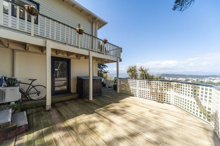 Photo of property in 49 Harbour View Road, Northland, Wellington, 6012