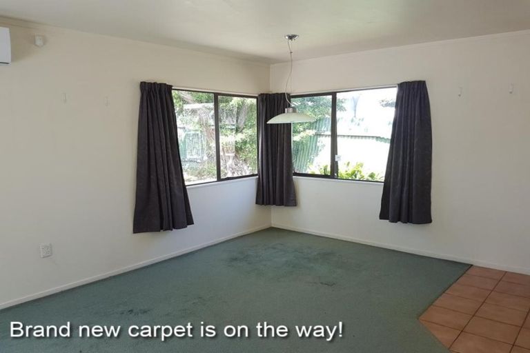 Photo of property in 26 Newington Road, Henderson, Auckland, 0612