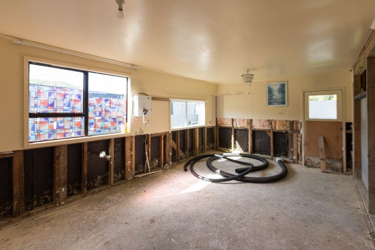 Photo of property in 15 Keppel Street, Porangahau, 4291