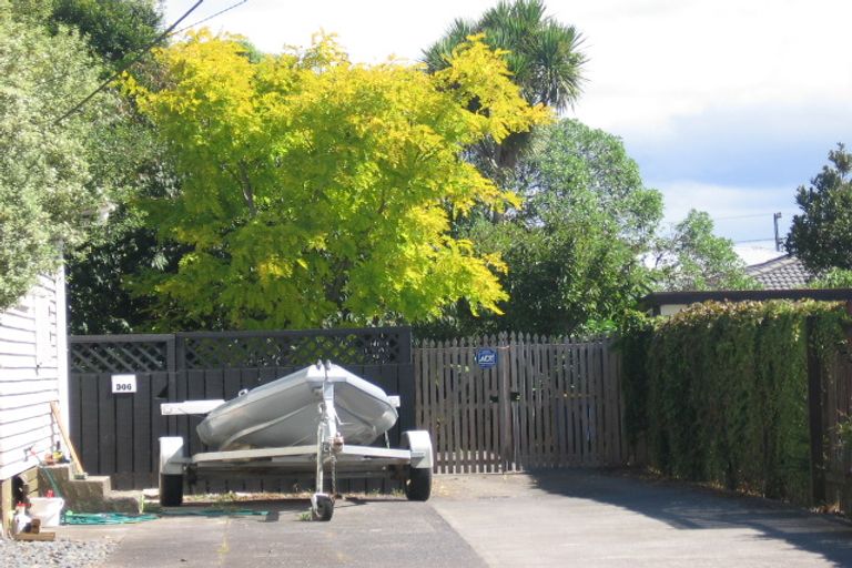 Photo of property in 1/14 Koromiko Street, New Lynn, Auckland, 0600