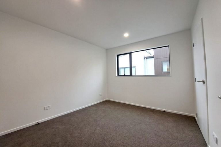 Photo of property in 56 Raupeti Lane, Henderson, 0612