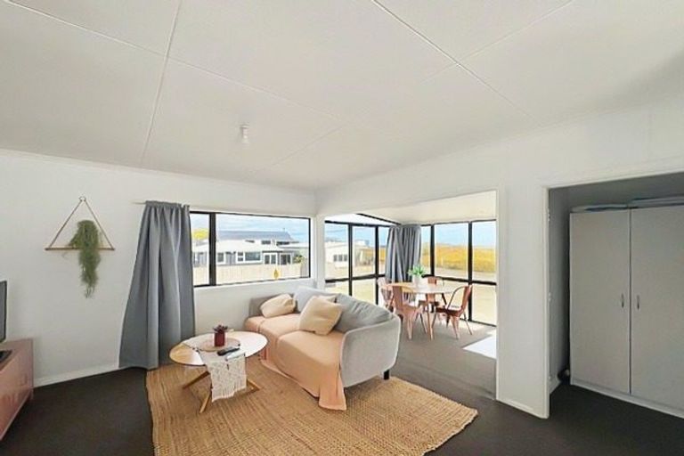 Photo of property in 21 Ocean Beach Street, Foxton Beach, Foxton, 4815