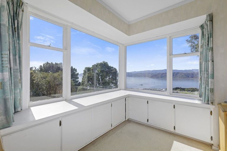 Photo of property in 15 Lyons Crescent, Strathmore Park, Wellington, 6022