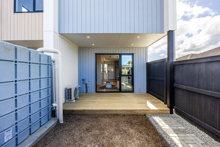 Photo of property in 13 Edgerton Road, Te Atatu Peninsula, Auckland, 0610