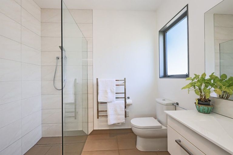 Photo of property in 14 Raven Grove, Havelock North, 4130