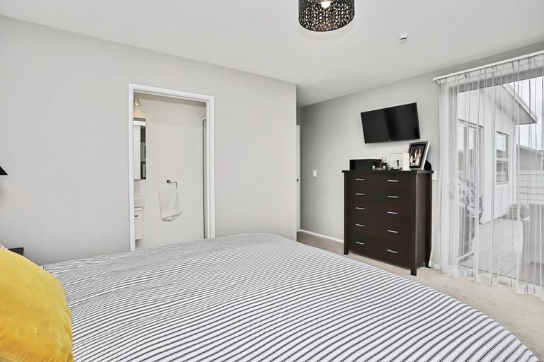 Photo of property in 18 Rosewood Drive, Rosedale, Invercargill, 9810