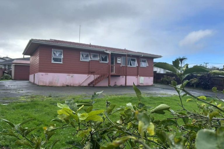 Photo of property in 7 Helleur Road, Massey, Auckland, 0614