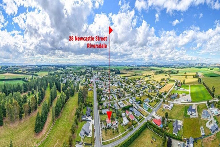Photo of property in 28 Newcastle Street, Riversdale, 9776