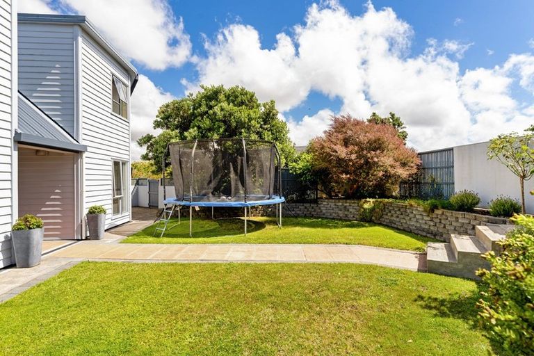 Photo of property in 40 Joseph Banks Drive, Whitby, Porirua, 5024
