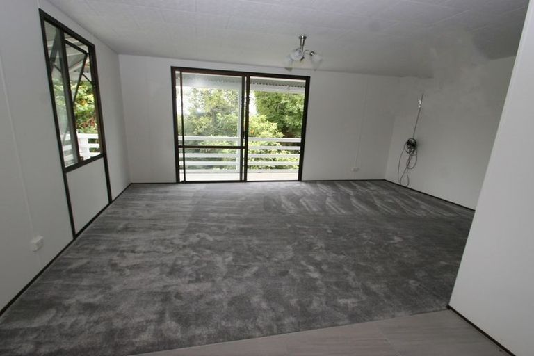 Photo of property in 300 State Highway 16, Kumeu, 0892