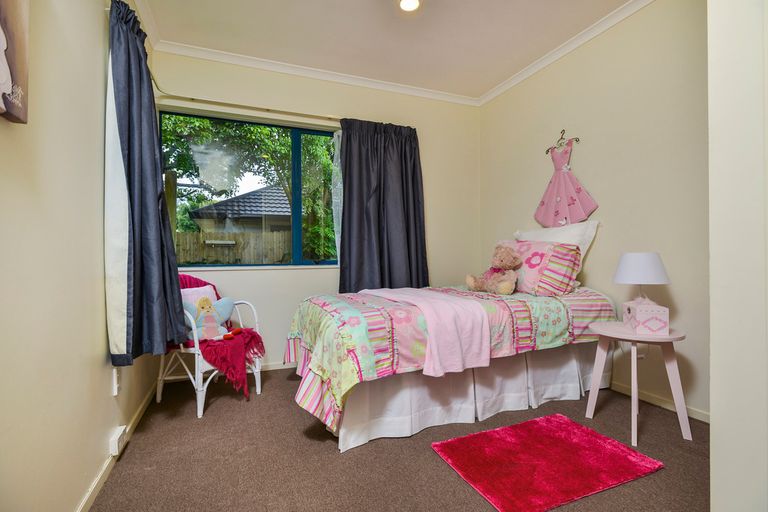 Photo of property in 41 Manuroa Road, Takanini, 2112