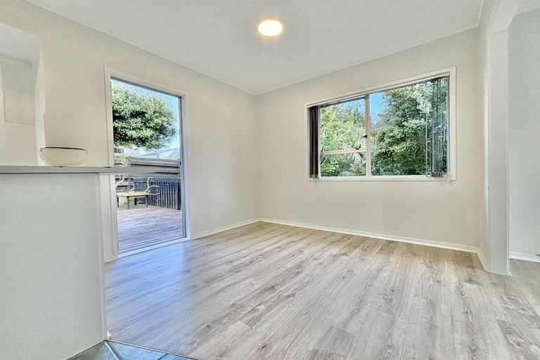 Photo of property in 1/11 Foley Place, Torbay, Auckland, 0632