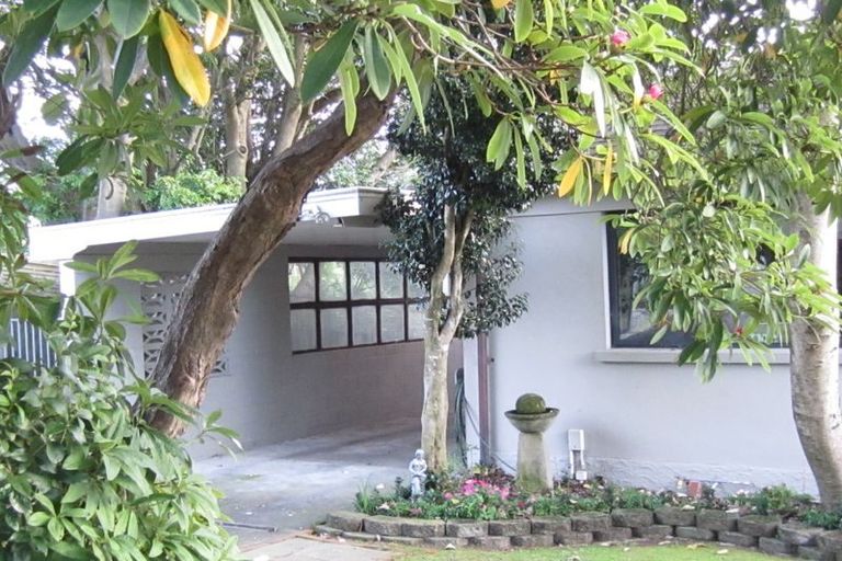 Photo of property in 8 Rangiwhea Road, Waiuku, 2123