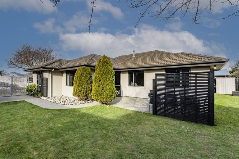 Photo of property in 29 Mataroa Place, Parklands, Christchurch, 8083