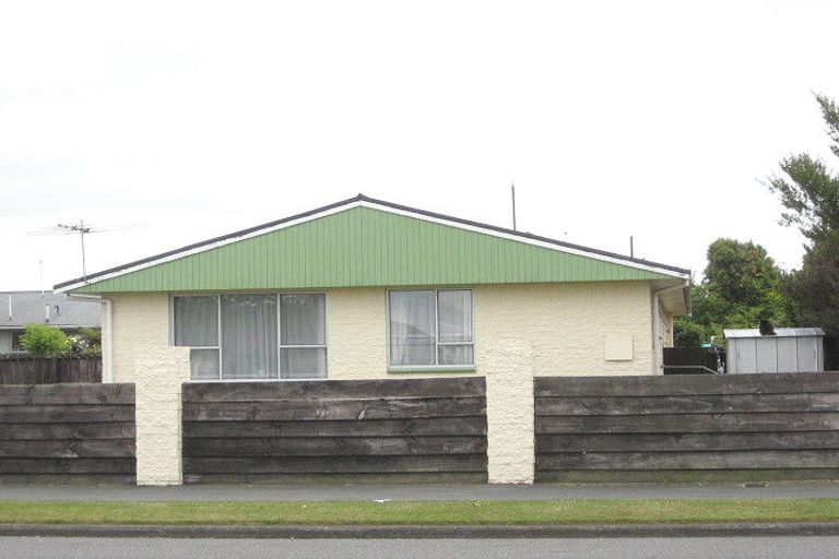 Photo of property in 26 Queenspark Drive, Parklands, Christchurch, 8083