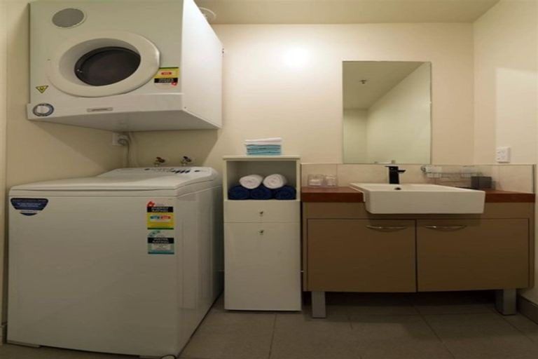 Photo of property in Royal Court Apartments, 1193unit Hinemoa Street, Rotorua, 3010