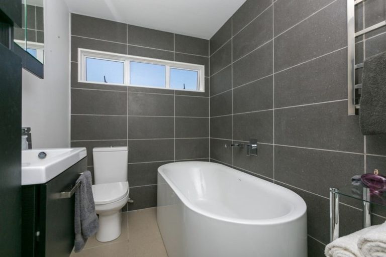 Photo of property in 1/1 Richmond Street, Fitzroy, New Plymouth, 4312