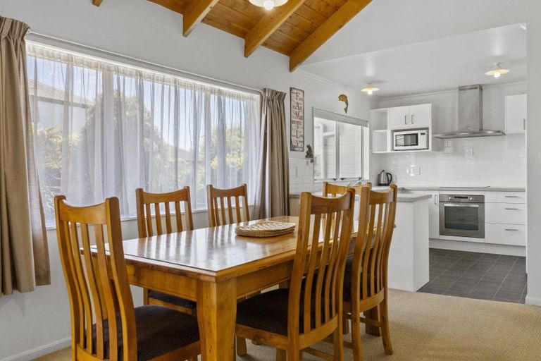 Photo of property in 8 Haines Grove, Rainbow Point, Taupo, 3330