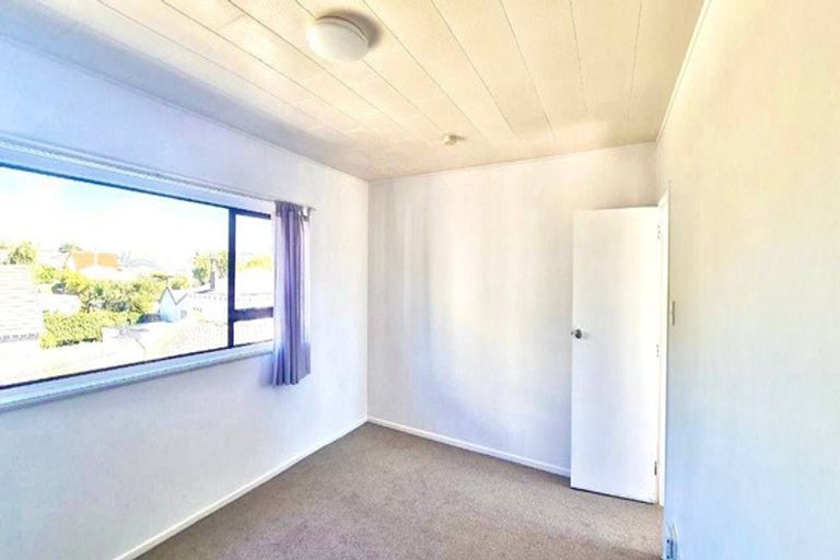 Photo of property in 11/52u Russell Terrace, Berhampore, Wellington, 6023