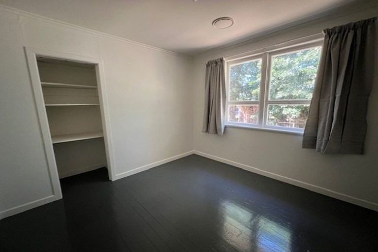 Photo of property in 23 Red Hills Road, Massey, Auckland, 0614