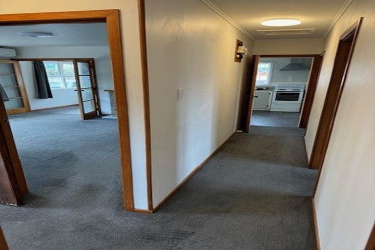 Photo of property in 20 Ocean View Road, Northcote, Auckland, 0627
