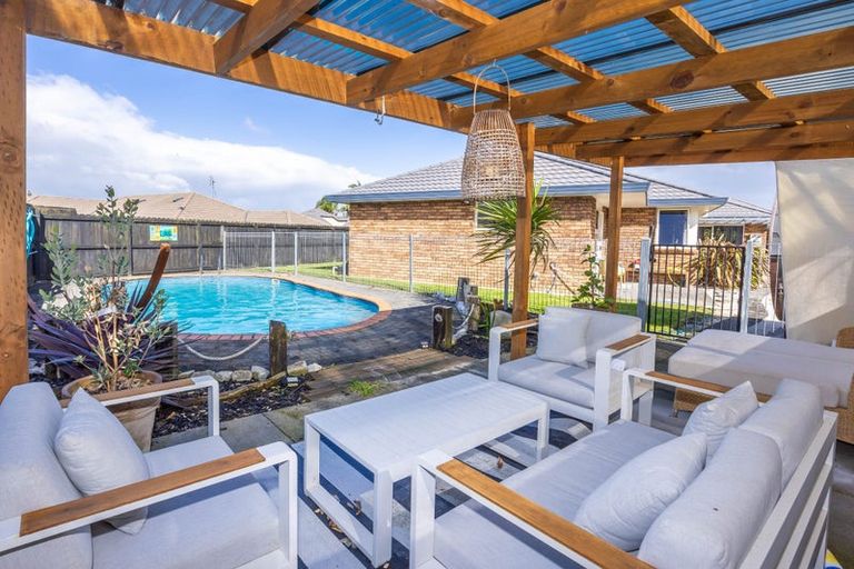 Photo of property in 12 Flora Way, Rototuna, Hamilton, 3210