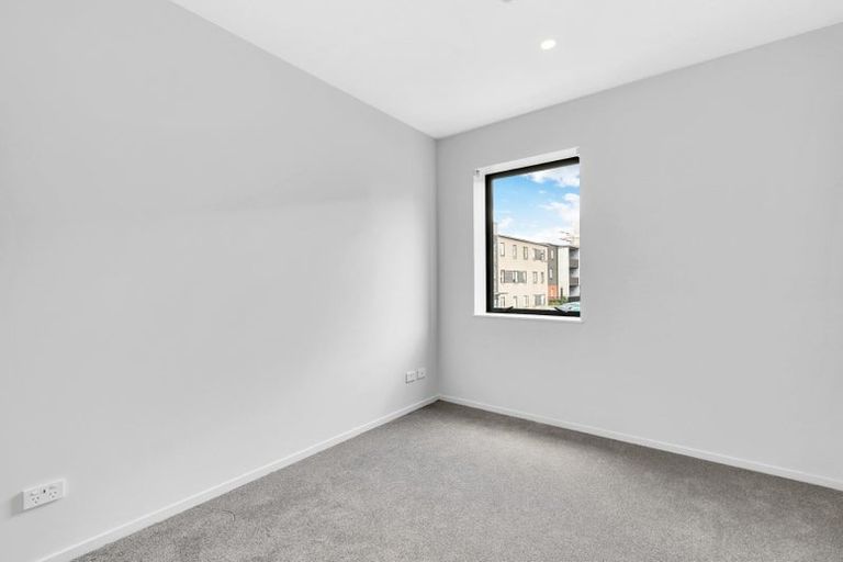 Photo of property in 25/g01 Potter Avenue, Northcote, Auckland, 0627