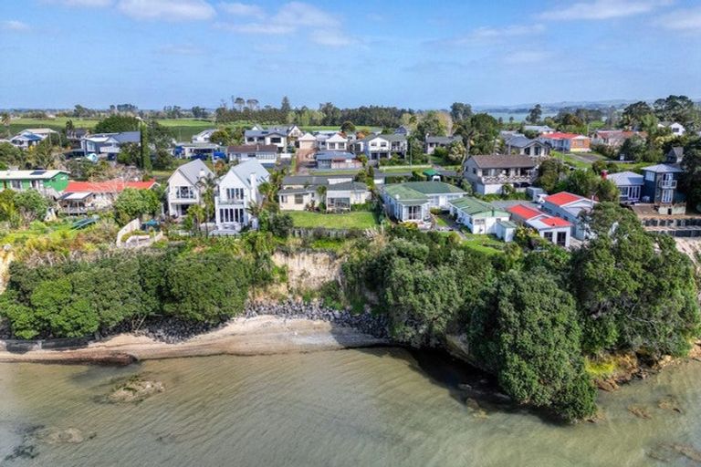 Photo of property in 7a Torkar Road, Clarks Beach, 2122